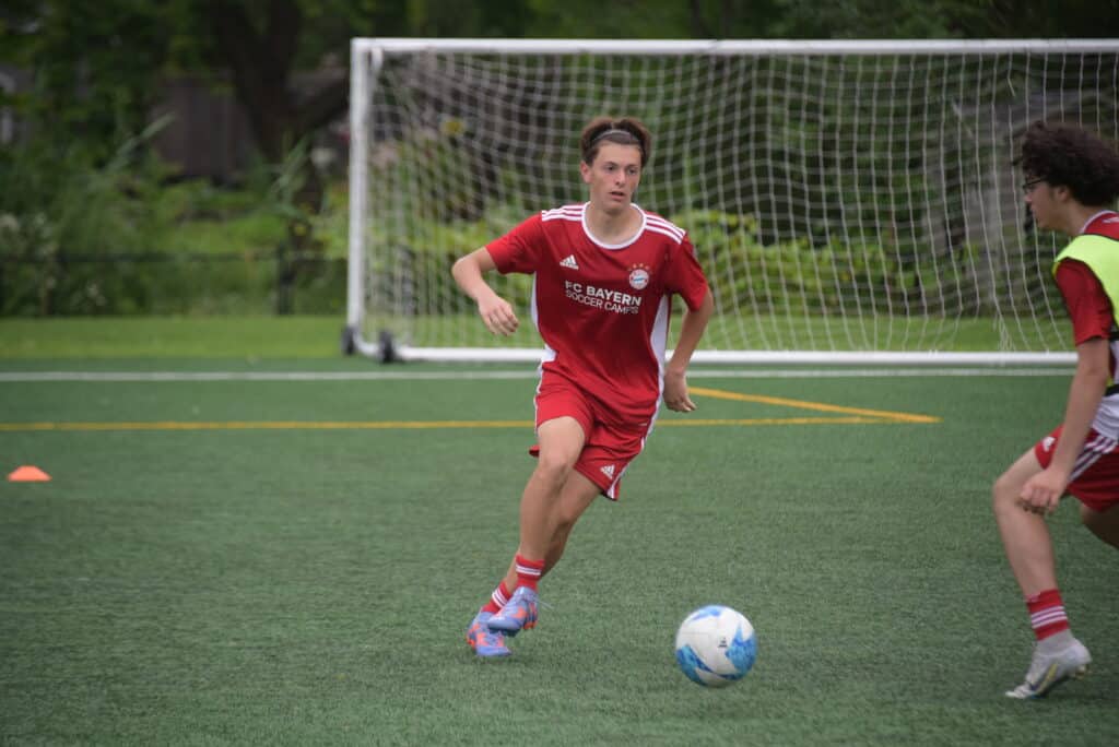 Soccer drills to improve ball control: master your touch - FC Bayern ...